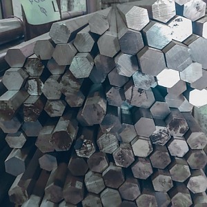 Шестигранник нержавеющий 45Х14Н14В2М ГОСТ 5632-72