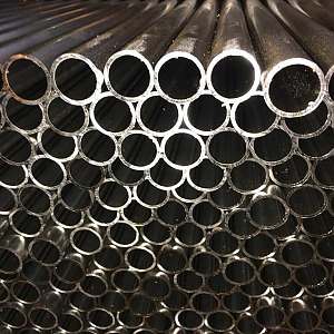 Труба бесшовная горячекатаная 12ХН2 ГОСТ 32528-2013