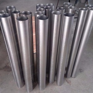 Труба титановая