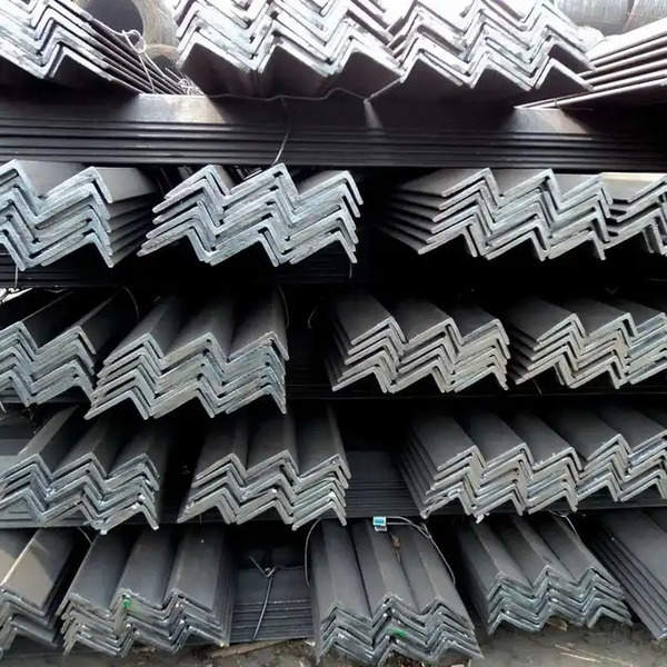 Уголок стальной горячекатаный неравнополочный 10ХСНД ГОСТ 6713-2021