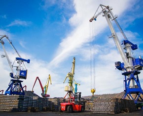 Грузооборот российских портов в 2025 году сохранил стабильность на фоне роста перевалки металлов и руды