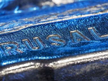 РУСАЛ внедряет революционную технологию: запущен электролизер с инертными анодами